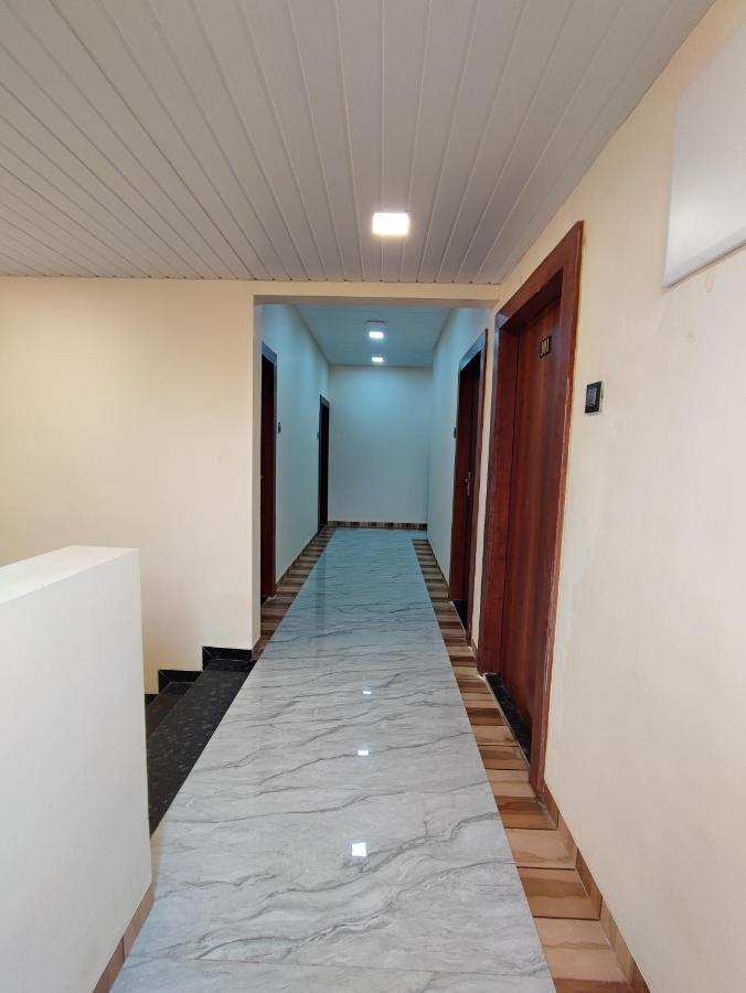 Hotel Starlit Нави Мумбай Екстериор снимка