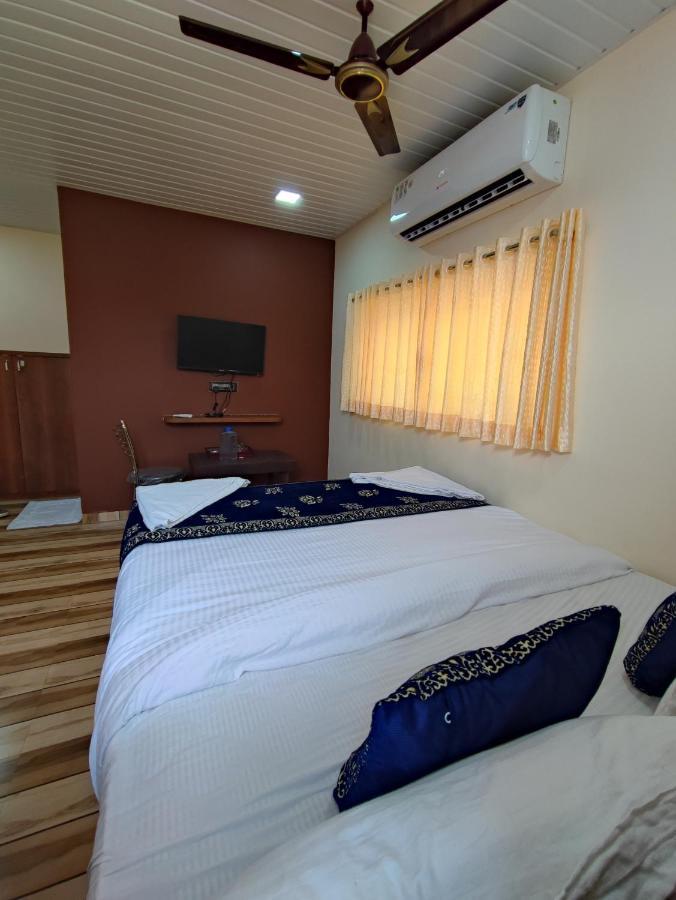 Hotel Starlit Нави Мумбай Екстериор снимка
