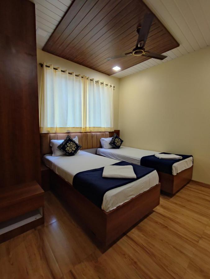 Hotel Starlit Нави Мумбай Екстериор снимка