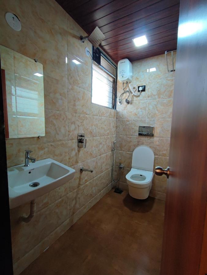 Hotel Starlit Нави Мумбай Екстериор снимка