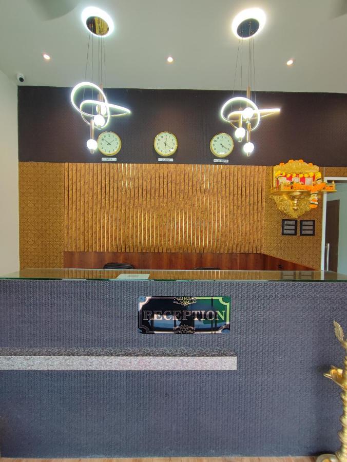 Hotel Starlit Нави Мумбай Екстериор снимка