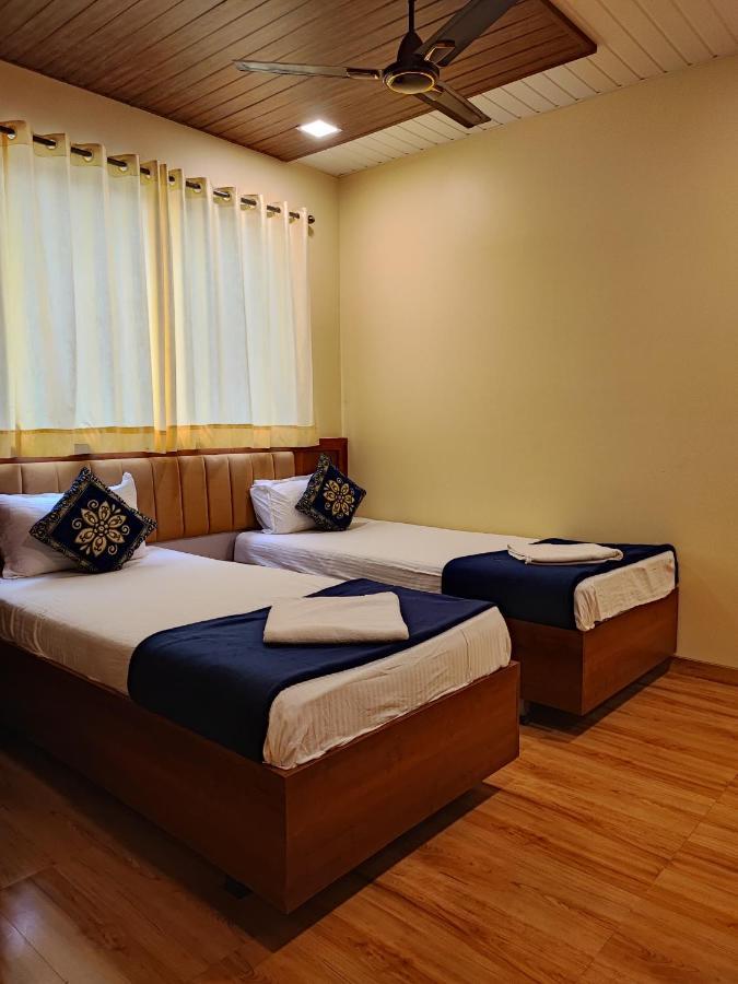 Hotel Starlit Нави Мумбай Екстериор снимка